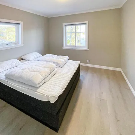 4 Bedroom Beautiful In Herlø