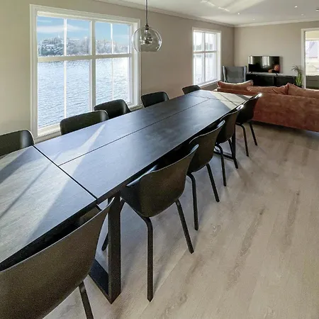 4 Bedroom Beautiful In Apartamento *